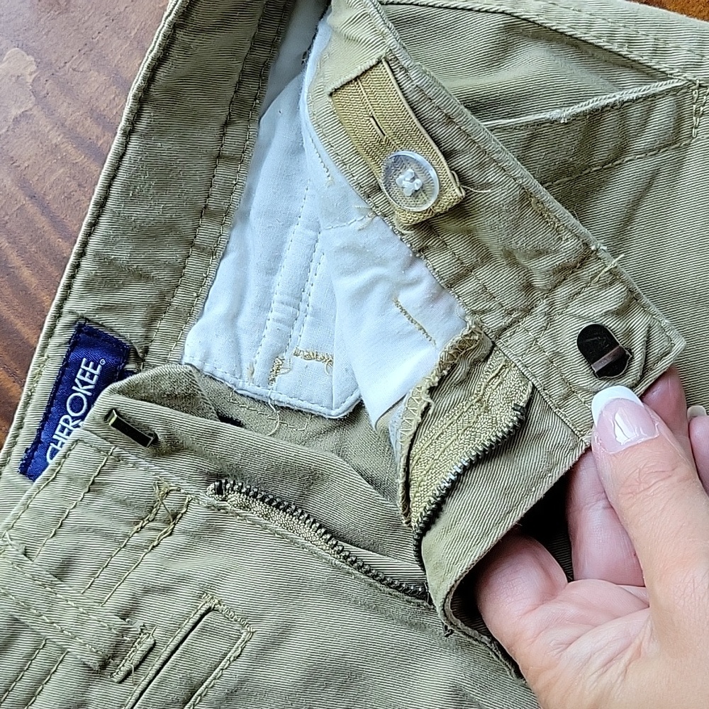KHAKI BERMUDA SHORTS - Picture 5 of 8